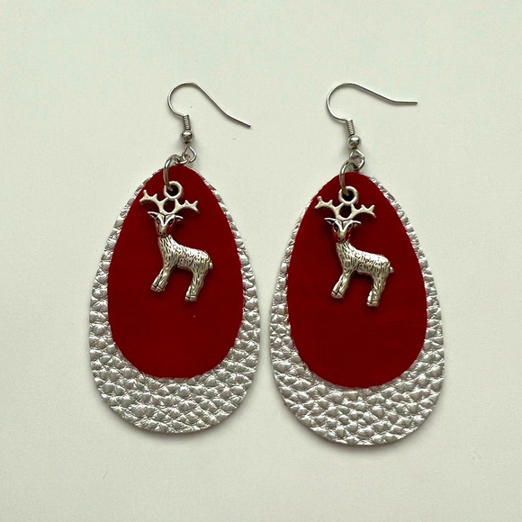 Christmas Reindeer charm faux leather earrings - Picture 2 of 7